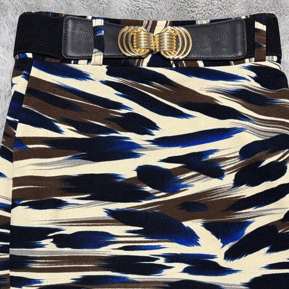 Abstract Pattern Pencil Skirt - Picture 4 of 8